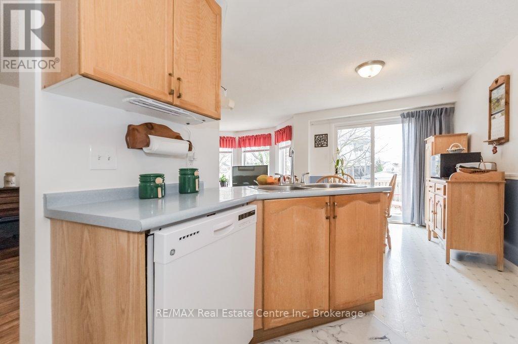 141 Tait Crescent, Centre Wellington, Ontario  N1M 3P5 - Photo 18 - X12101304