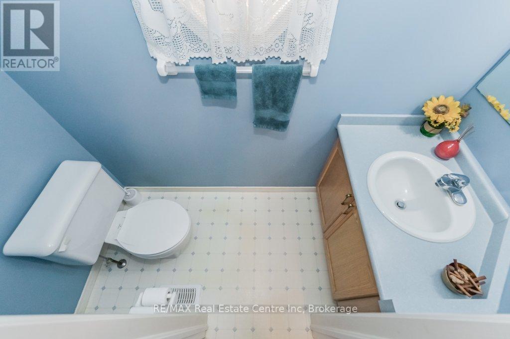 141 Tait Crescent, Centre Wellington, Ontario  N1M 3P5 - Photo 21 - X12101304