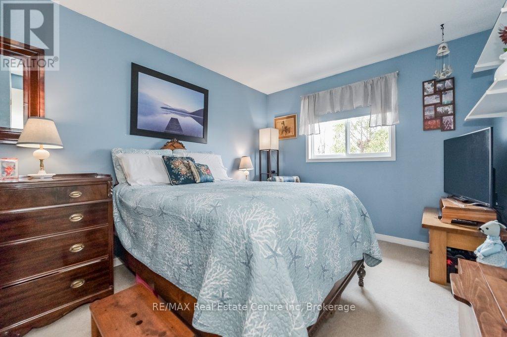 141 Tait Crescent, Centre Wellington, Ontario  N1M 3P5 - Photo 24 - X12101304