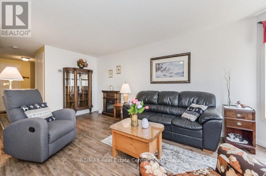 141 Tait Crescent, Centre Wellington, Ontario  N1M 3P5 - Photo 9 - X12101304