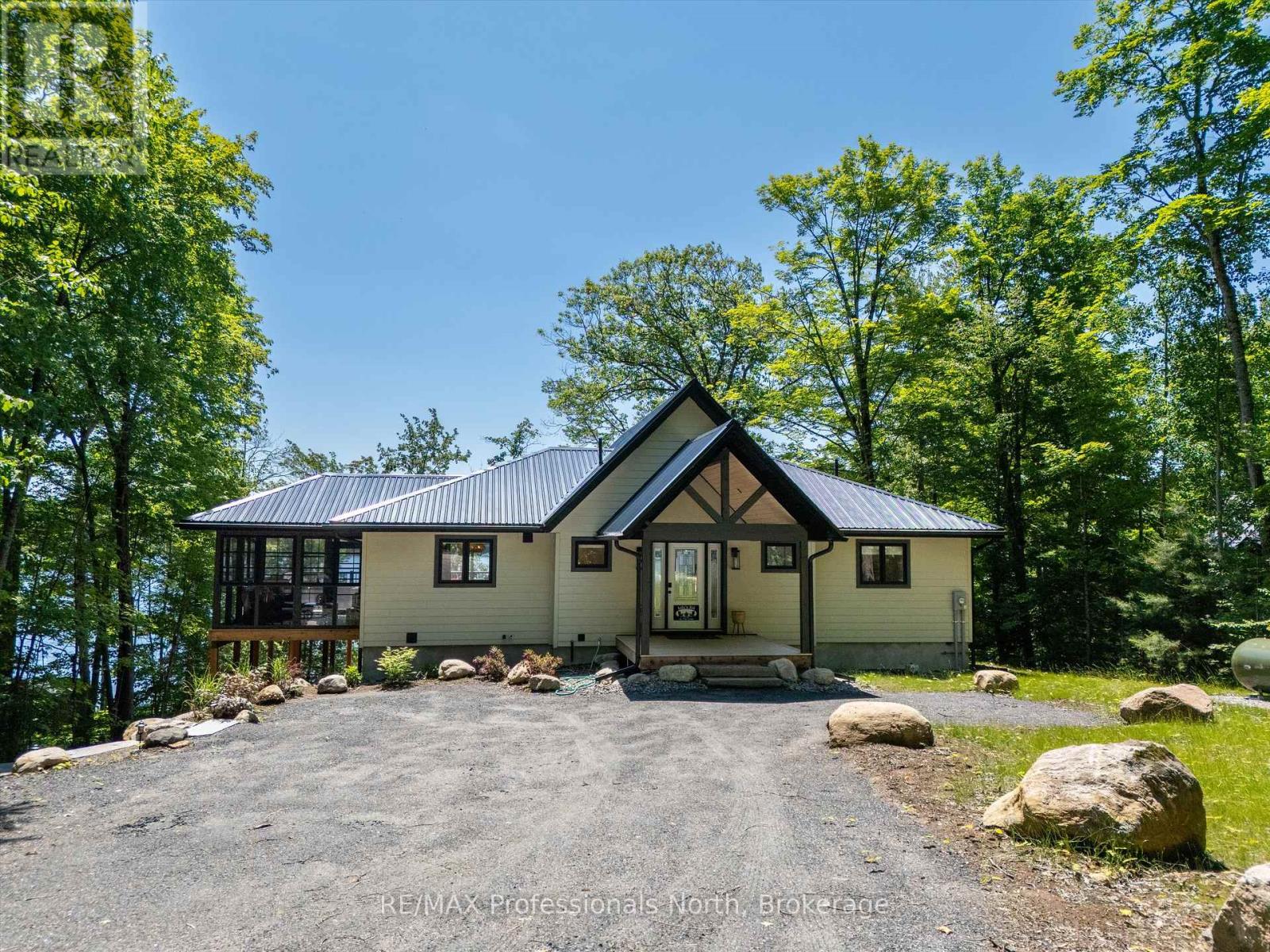 1073 Watson Road, Lake Of Bays, Ontario  P0B 0A3 - Photo 42 - X12101372