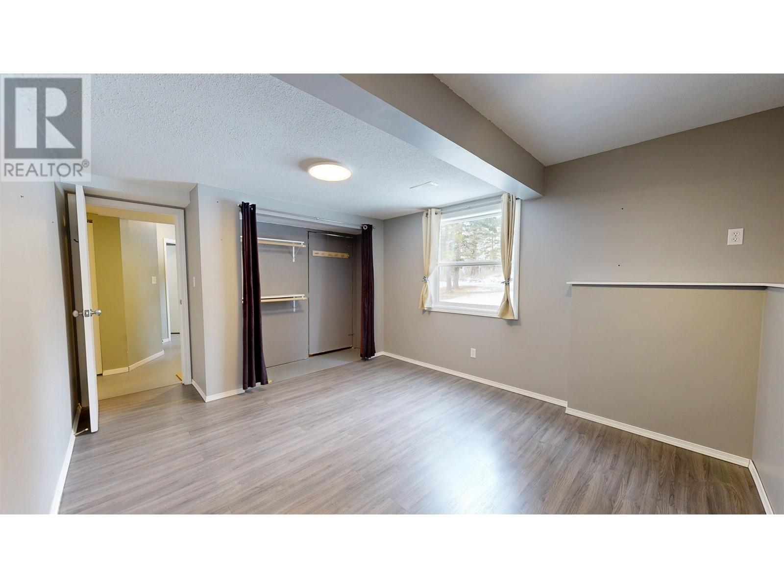 5571 Lakeside Court, 100 Mile House, British Columbia  V0K 2E1 - Photo 28 - R2969560