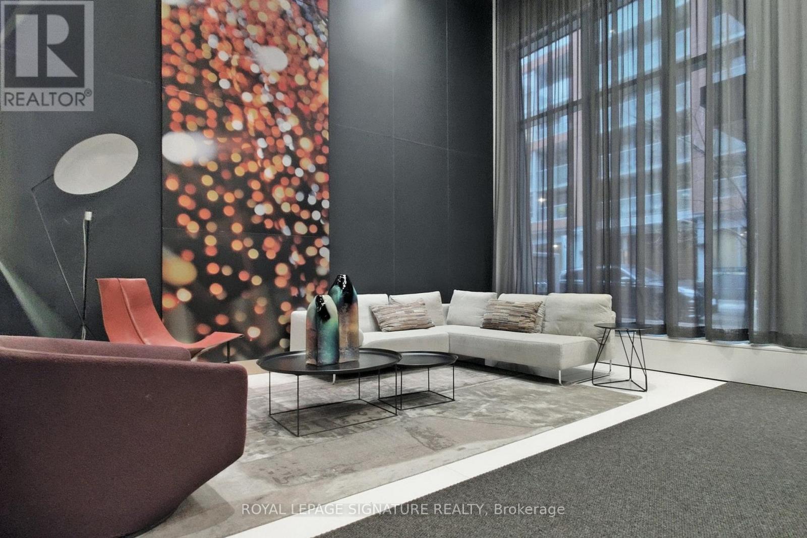 Th14 - 30 Nelson Street, Toronto, Ontario  M5V 0H5 - Photo 3 - C12101359