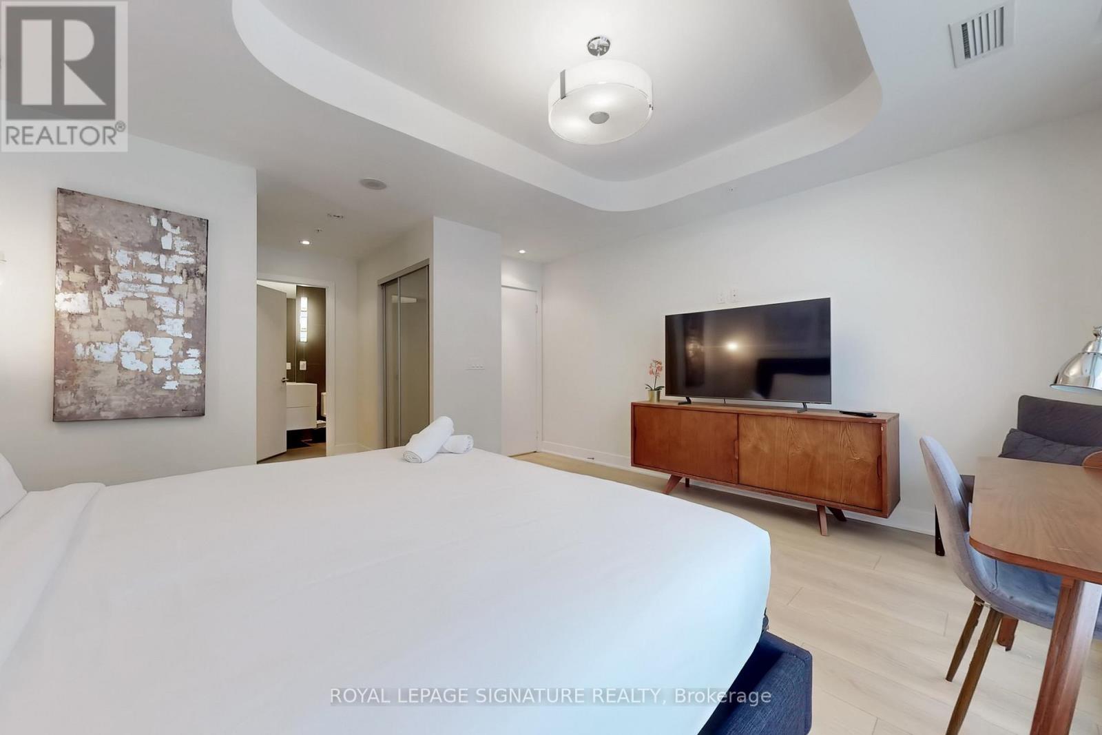 Th14 - 30 Nelson Street, Toronto, Ontario  M5V 0H5 - Photo 32 - C12101359