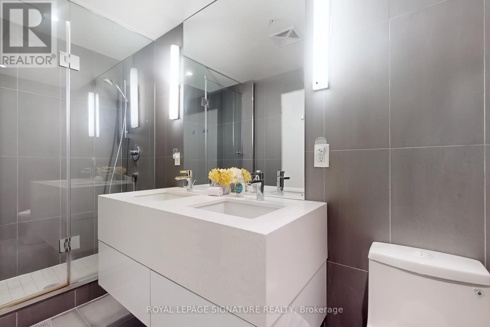 Th14 - 30 Nelson Street, Toronto, Ontario  M5V 0H5 - Photo 33 - C12101359