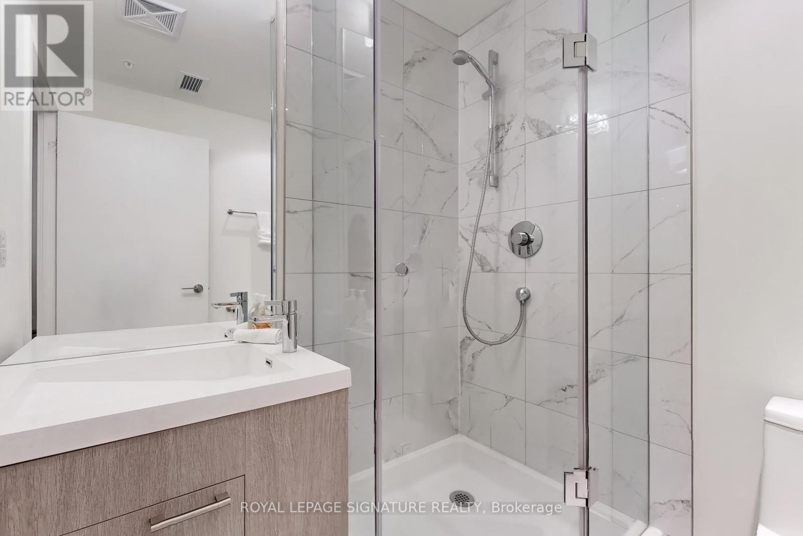 Th14 - 30 Nelson Street, Toronto, Ontario  M5V 0H5 - Photo 40 - C12101359