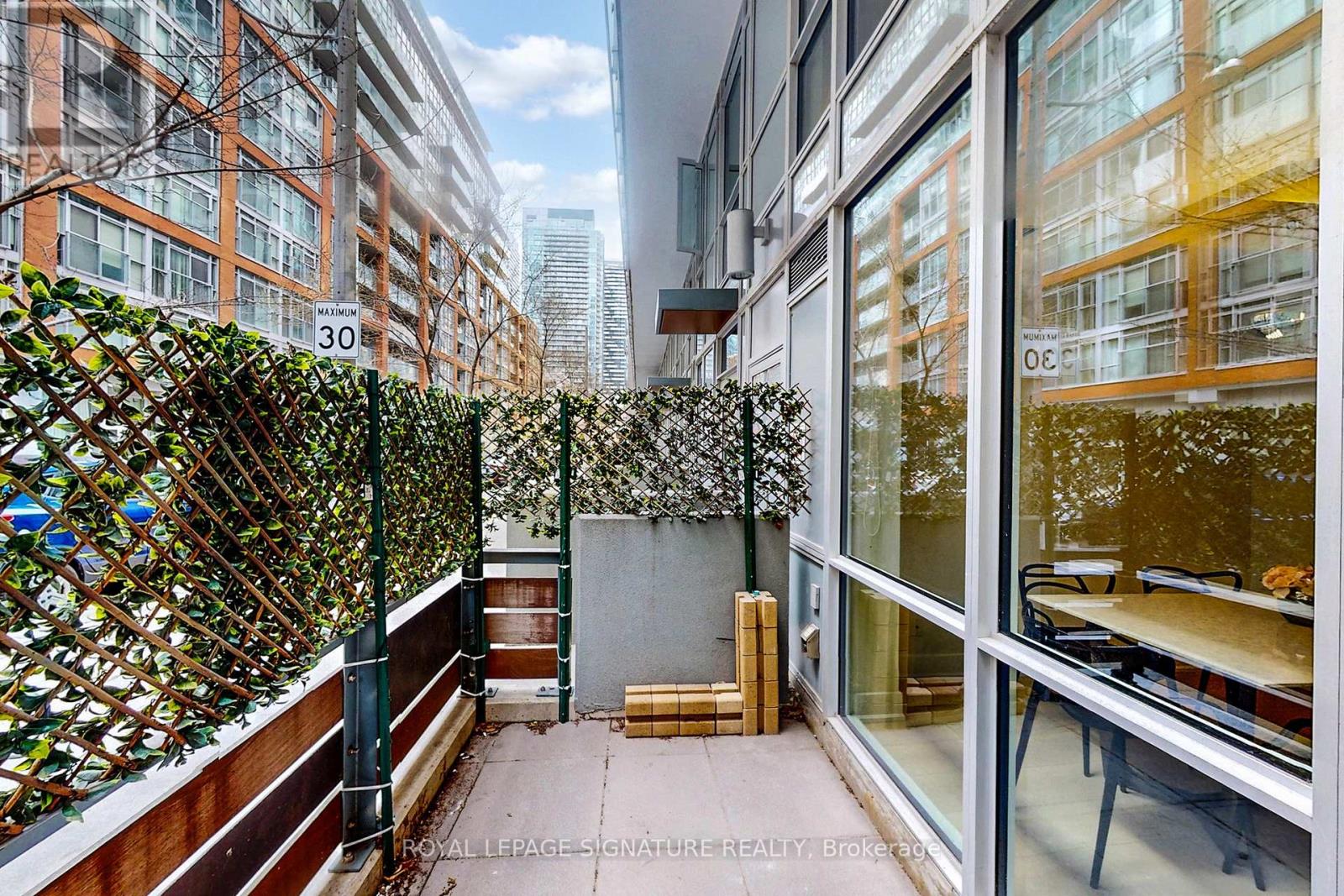 Th14 - 30 Nelson Street, Toronto, Ontario  M5V 0H5 - Photo 7 - C12101359