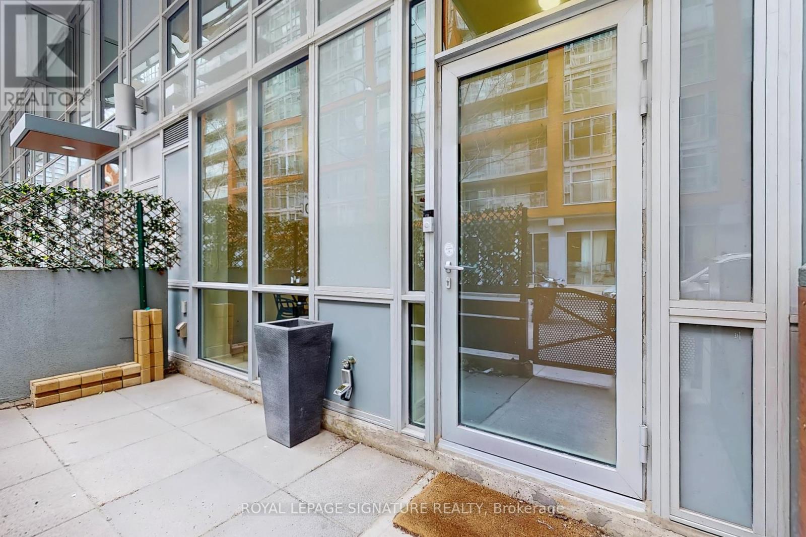 Th14 - 30 Nelson Street, Toronto, Ontario  M5V 0H5 - Photo 8 - C12101359