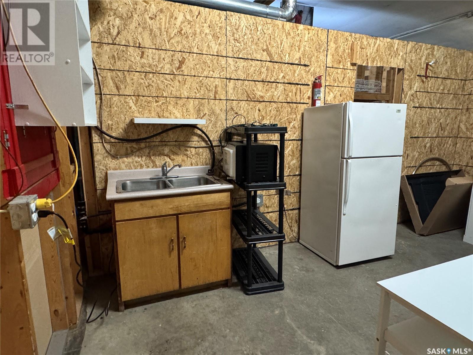 318 Husky Avenue, Air Ronge, Saskatchewan  S0J 3G0 - Photo 8 - SK003563