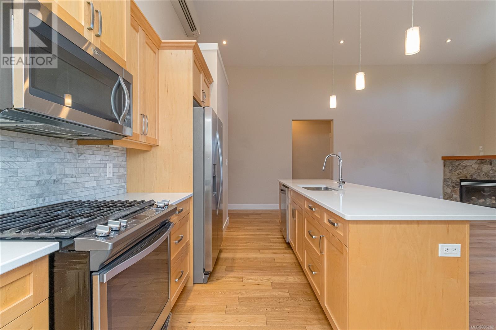 Property at 191 Despard Ave E image 4