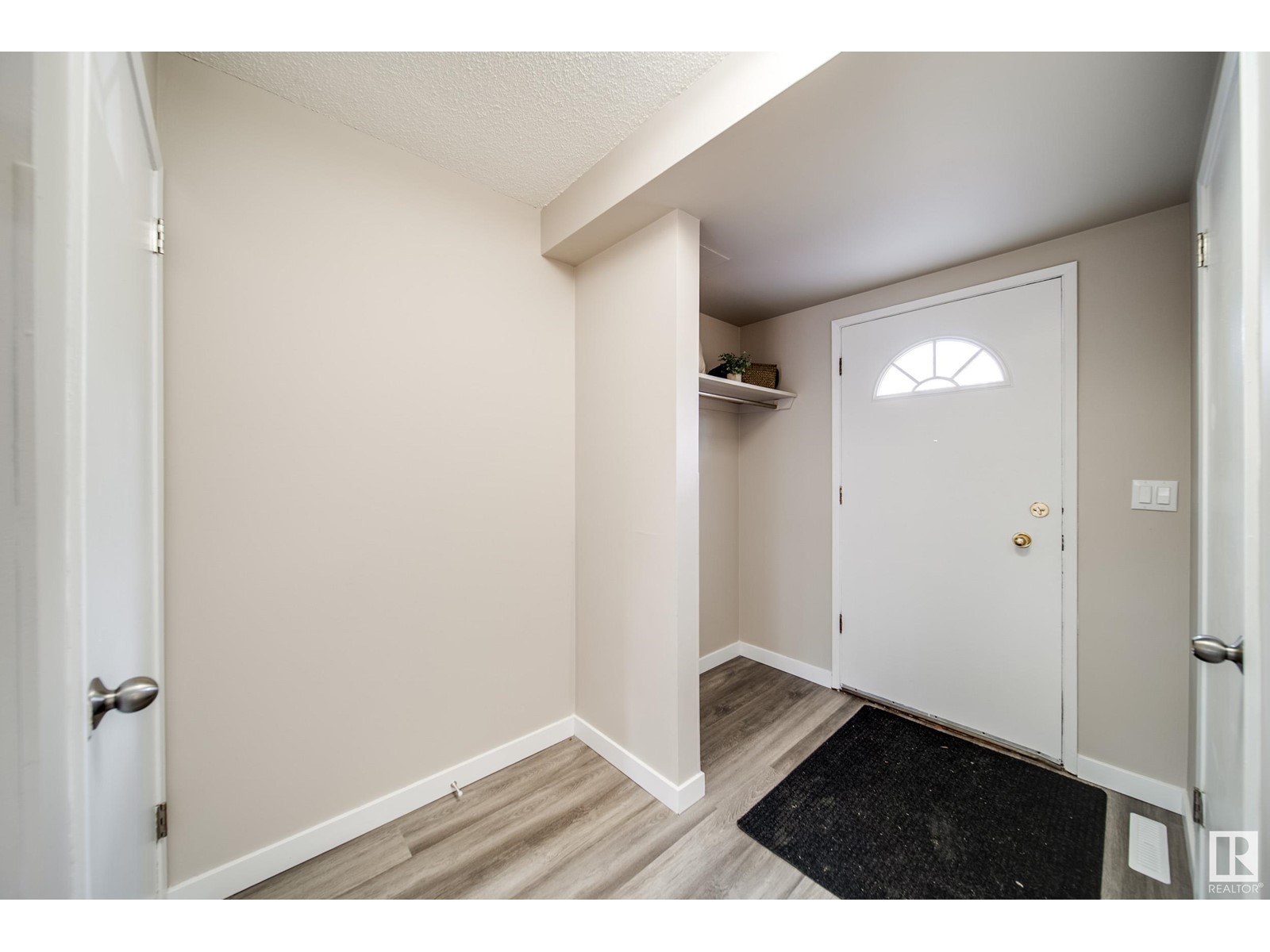 Property at 5719 144 AV NW image 3