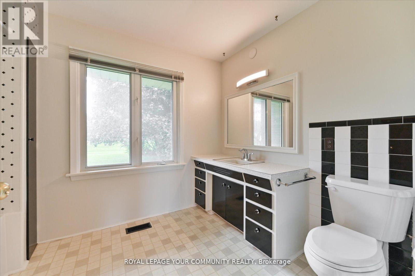 6162 Highway 9, King, Ontario  L0G 1T0 - Photo 23 - N12101314