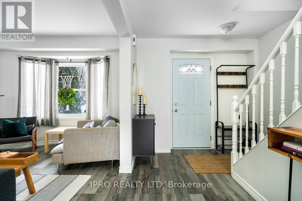 Property at 19 REID CRESCENT image 2