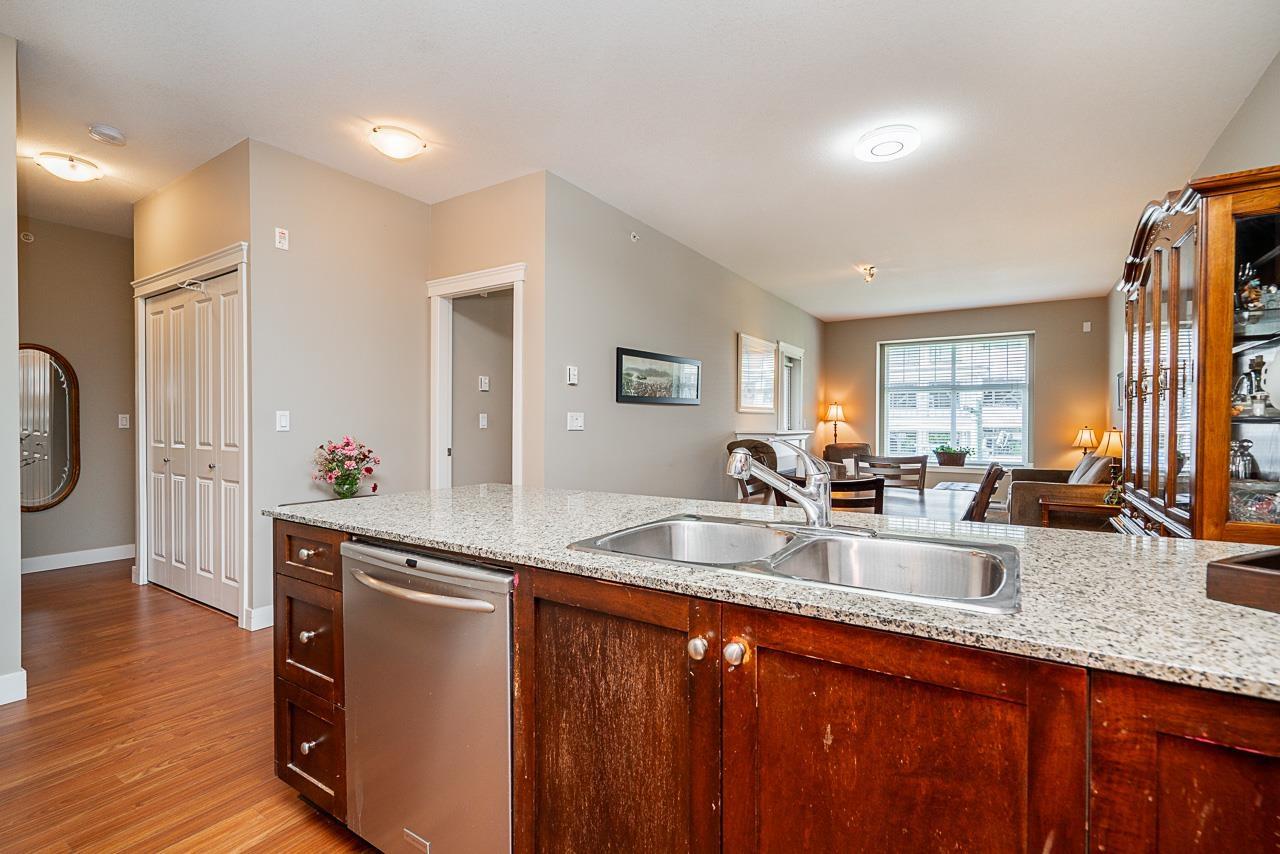 403 17712 57a Avenue, Surrey, British Columbia  V3S 1J1 - Photo 9 - R2993419