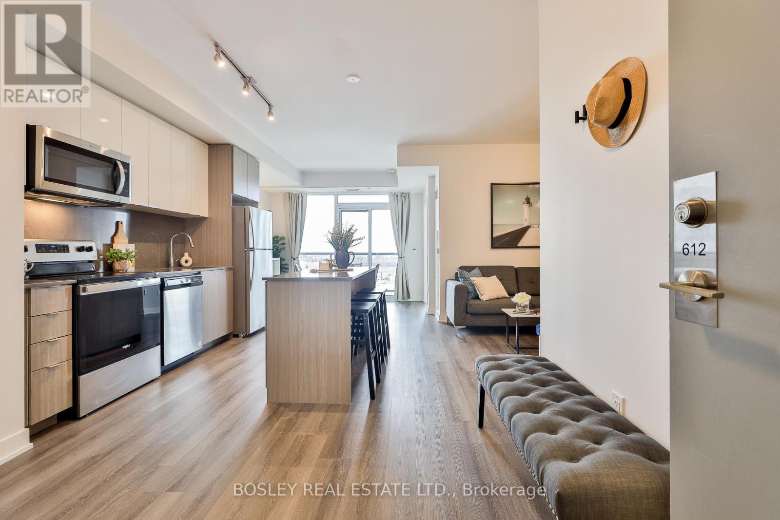 612 - 859 THE QUEENSWAY, Toronto, Ontario
