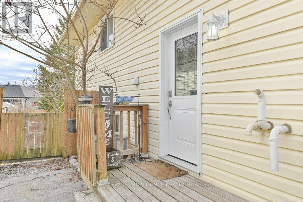 Property at B - 162 PRINCE EDWARD STREET image 5