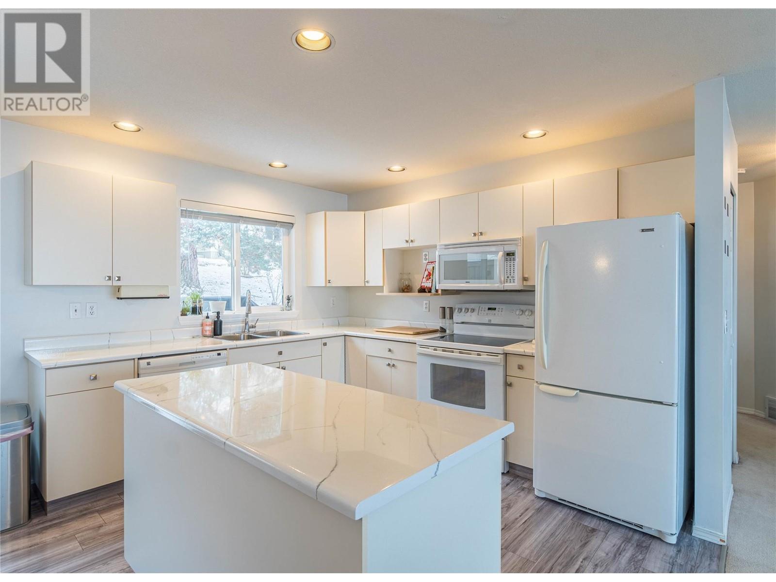 Property at 1950 BRAEVIEW Place Unit# 40 image 5
