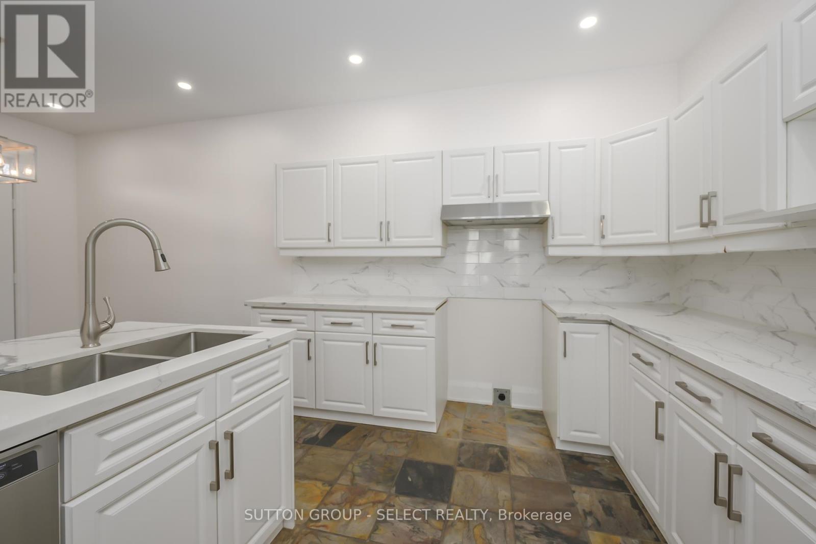 Property at 16 - 519 RIVERSIDE DRIVE image 4