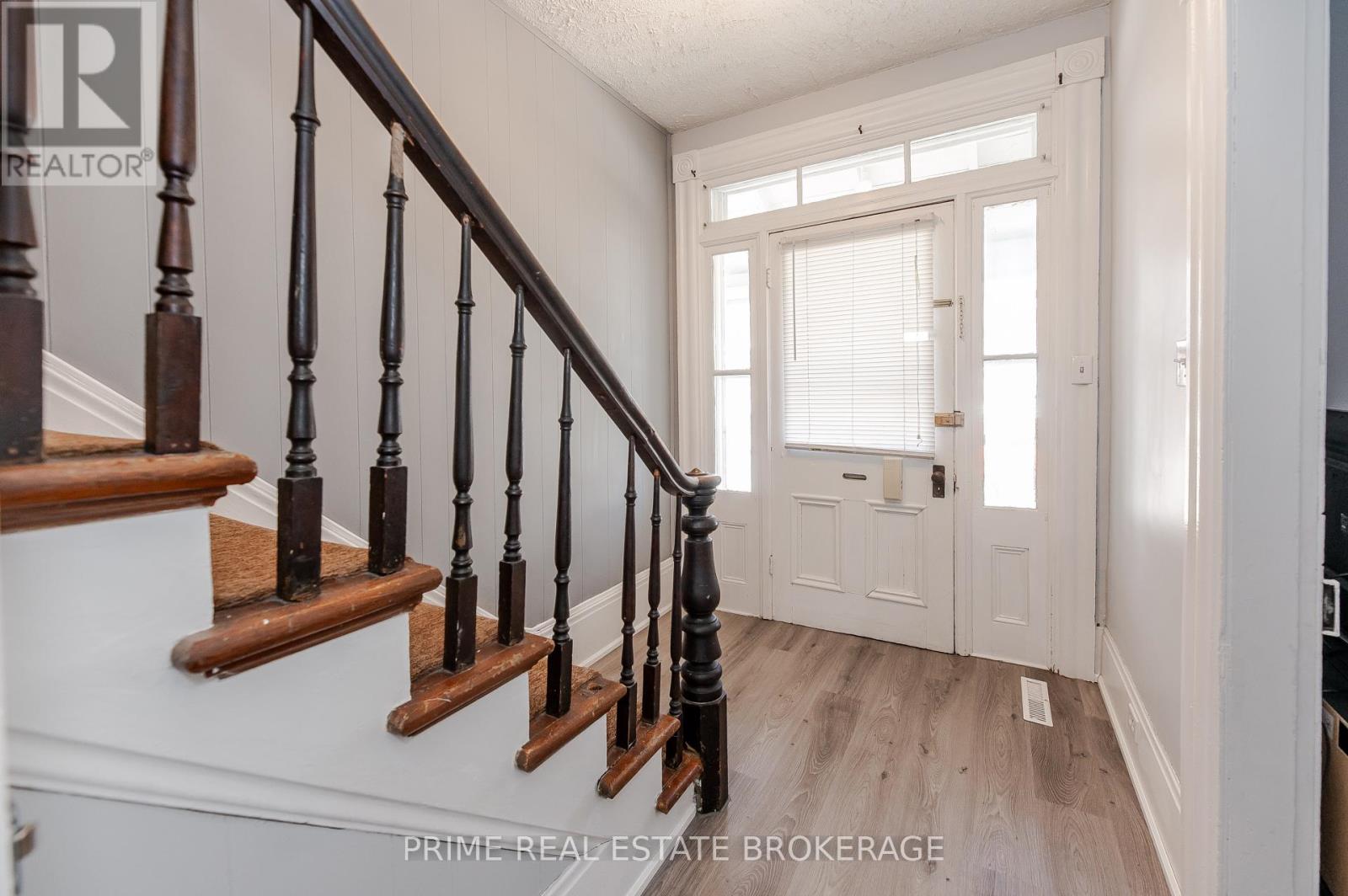 Photo 7 of 32 for 21 Yarwood Street