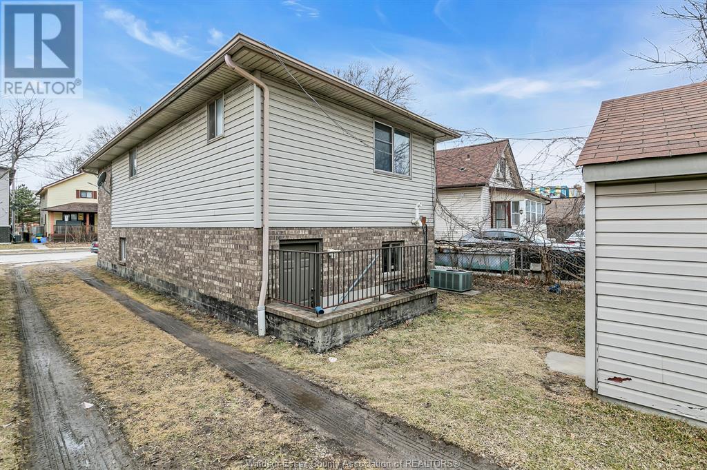 926 California Avenue, Windsor, Ontario  N9B 2Z6 - Photo 24 - 25010180