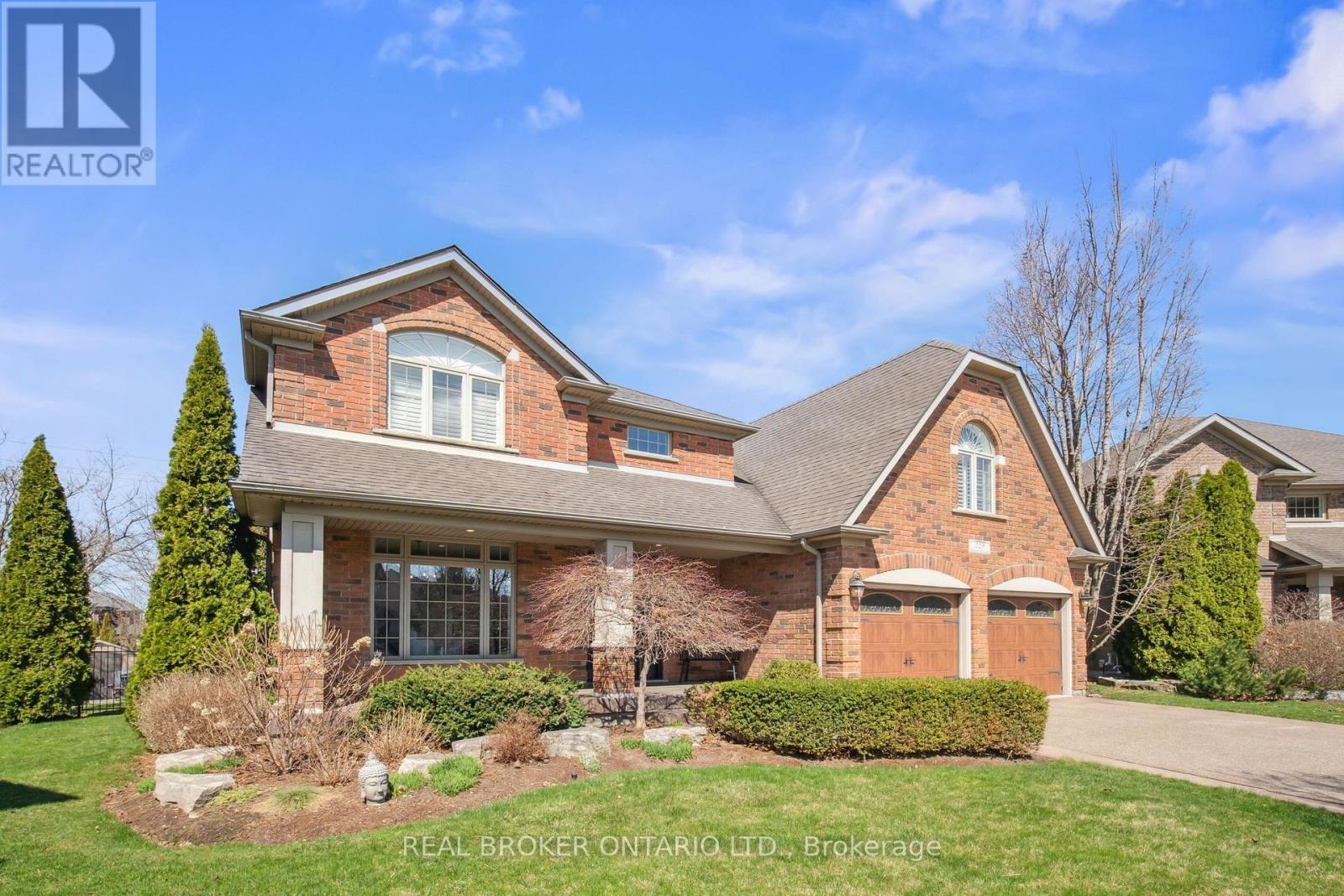 Property at 229 TERRACE WOOD CRESCENT image 3