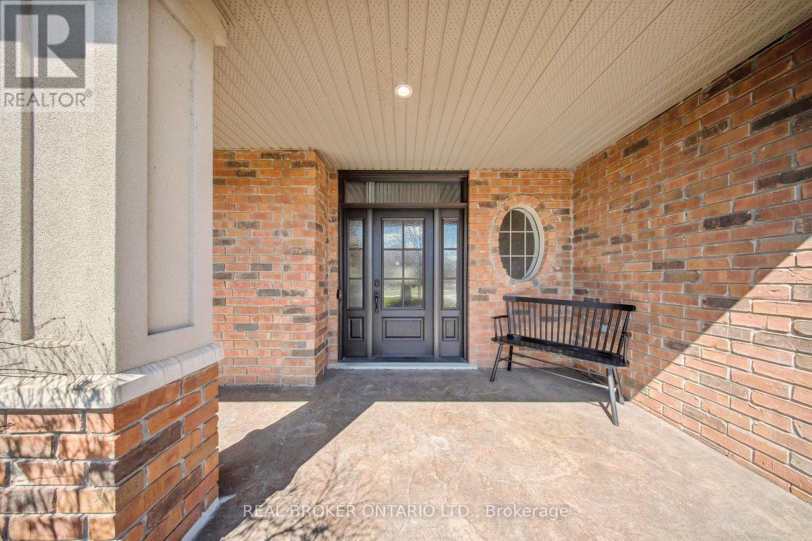 Property at 229 TERRACE WOOD CRESCENT image 4
