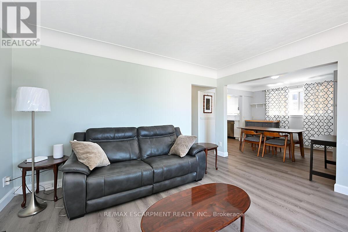 333 East 42nd Street, Hamilton (Hampton Heights), Ontario  L8T 3A6 - Photo 8 - X12101418