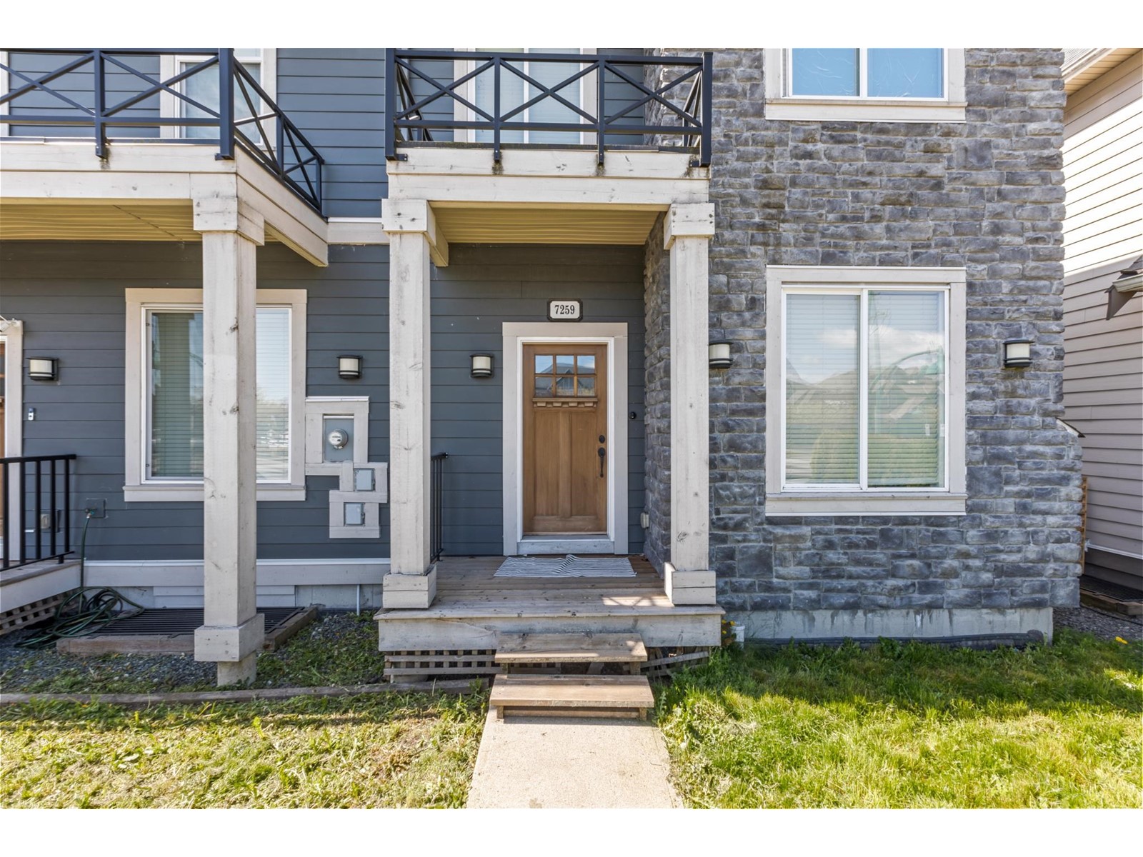 Property at 7259 192 STREET image 2
