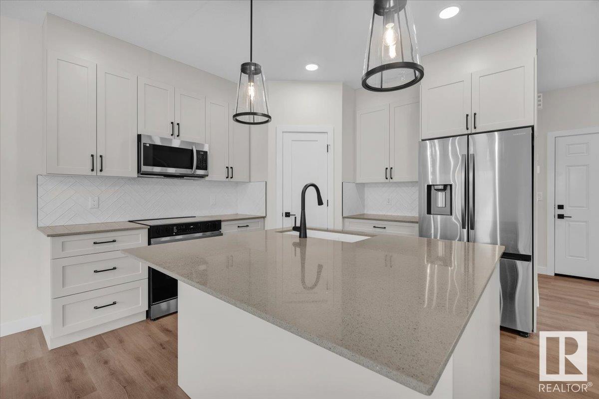 Property at 167 Caledon CR image 5