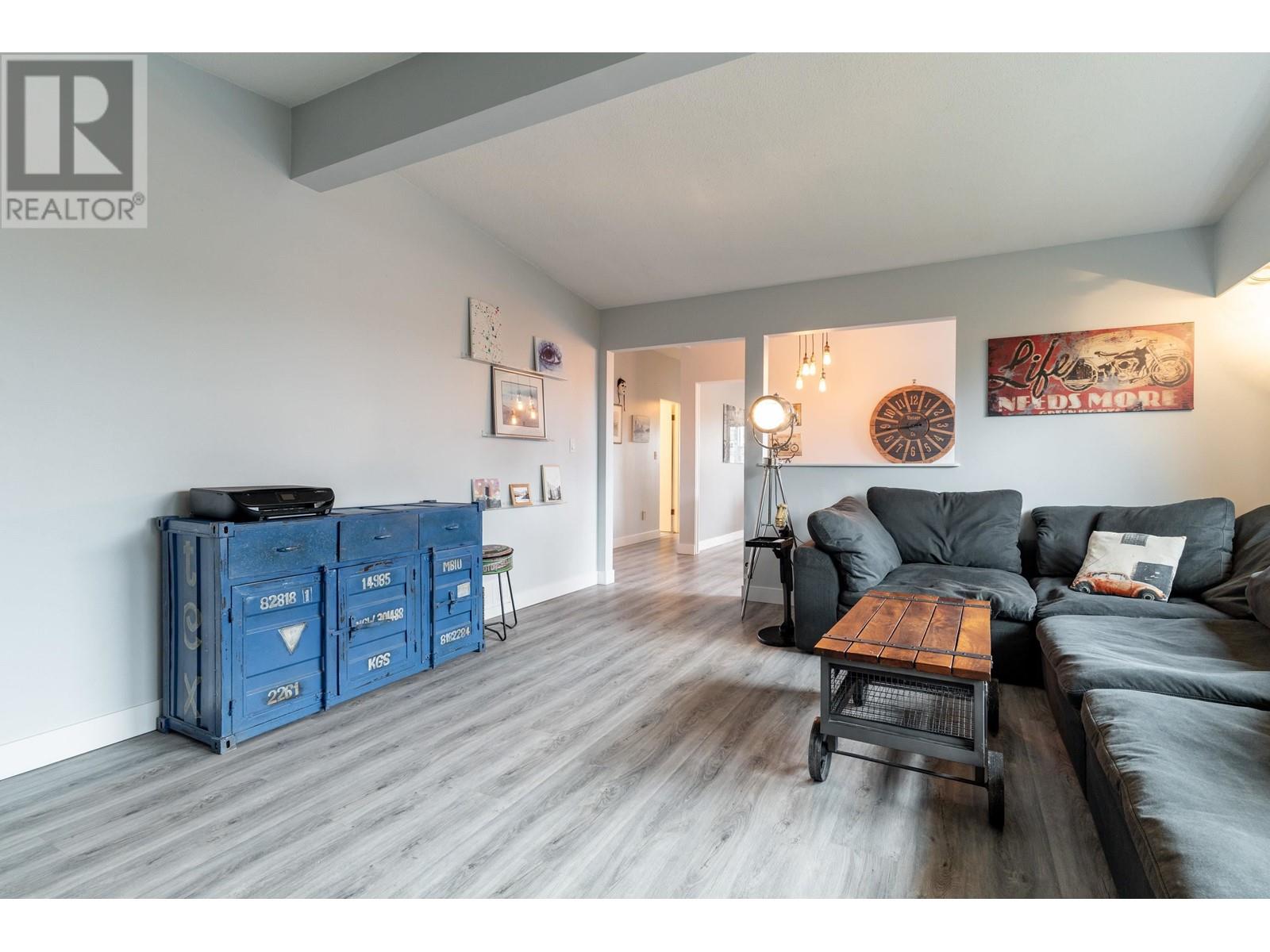 Property at 4164 FAIRWAY PLACE image 3