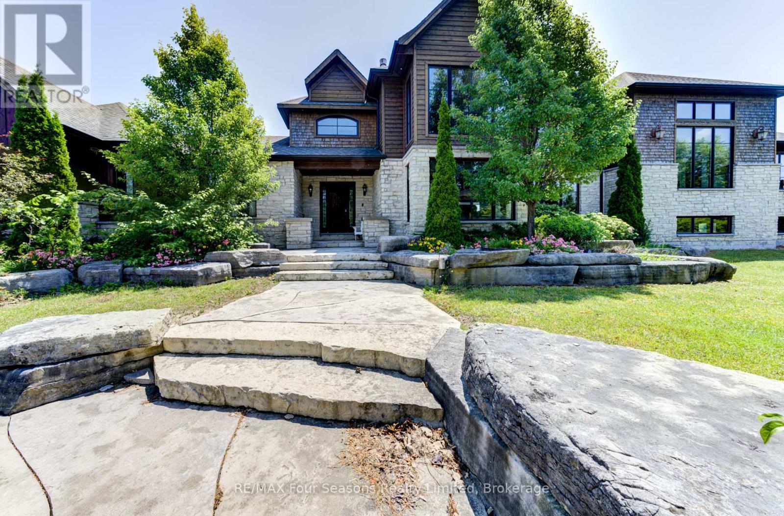 12 Windrose Valley Boulevard, Clearview, Ontario  L9Y 0K2 - Photo 2 - S12101506