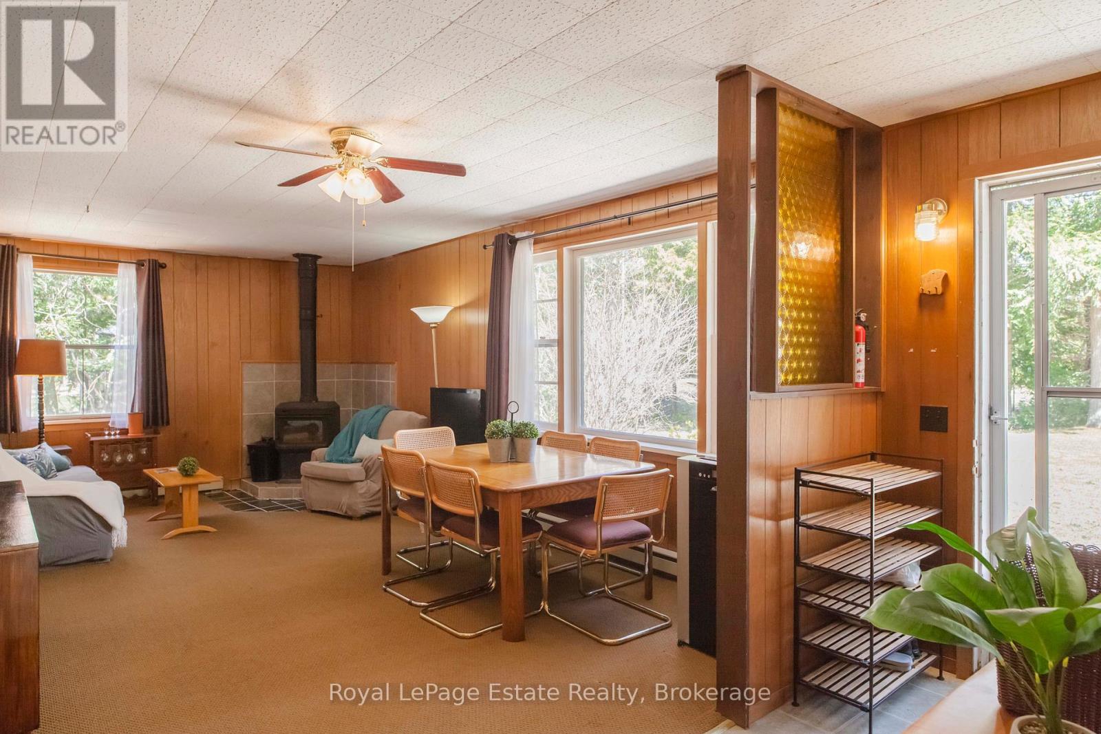 704 York Avenue, South Bruce Peninsula, Ontario  N0H 2G0 - Photo 11 - X12101346