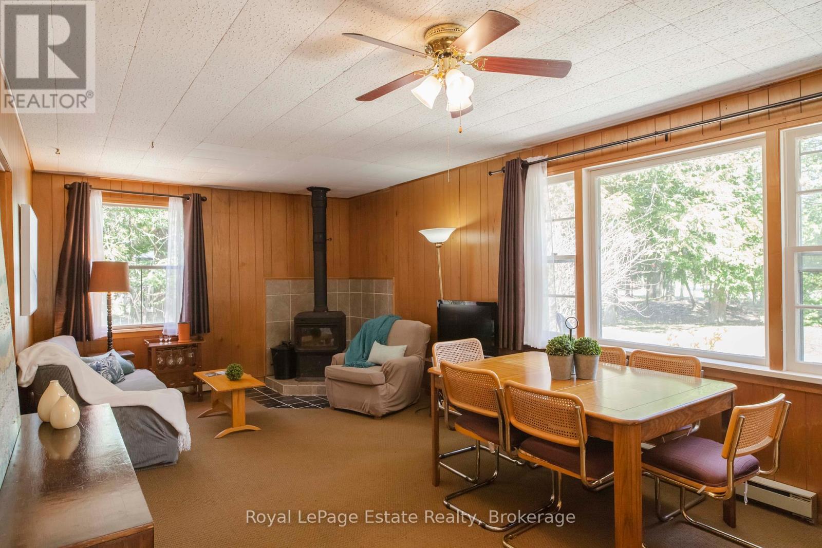 704 York Avenue, South Bruce Peninsula, Ontario  N0H 2G0 - Photo 12 - X12101346