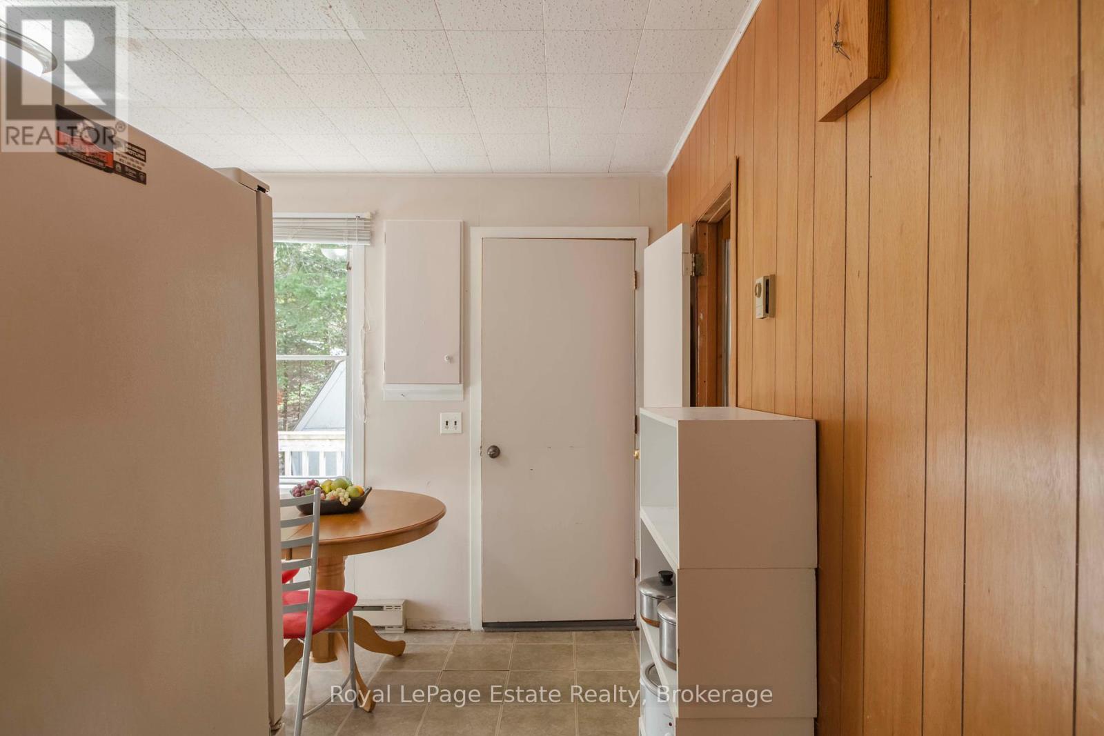 704 York Avenue, South Bruce Peninsula, Ontario  N0H 2G0 - Photo 23 - X12101346