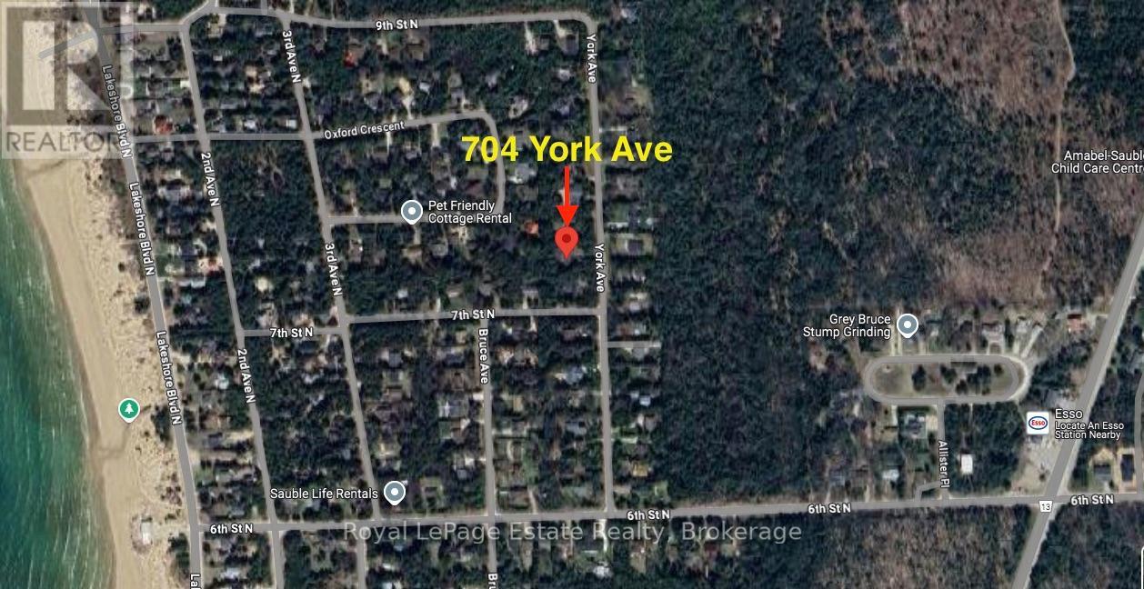 704 York Avenue, South Bruce Peninsula, Ontario  N0H 2G0 - Photo 3 - X12101346