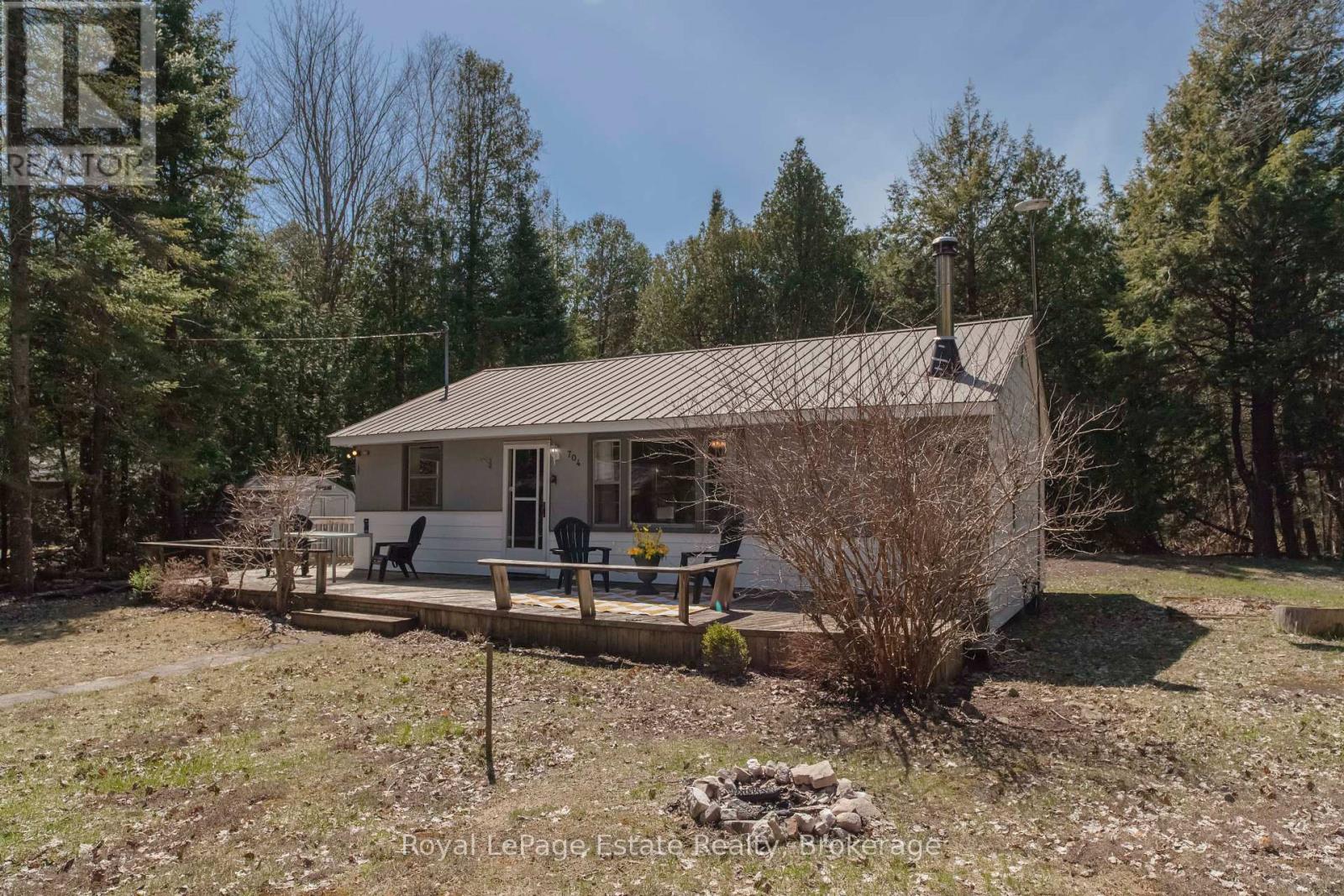 704 York Avenue, South Bruce Peninsula, Ontario  N0H 2G0 - Photo 35 - X12101346