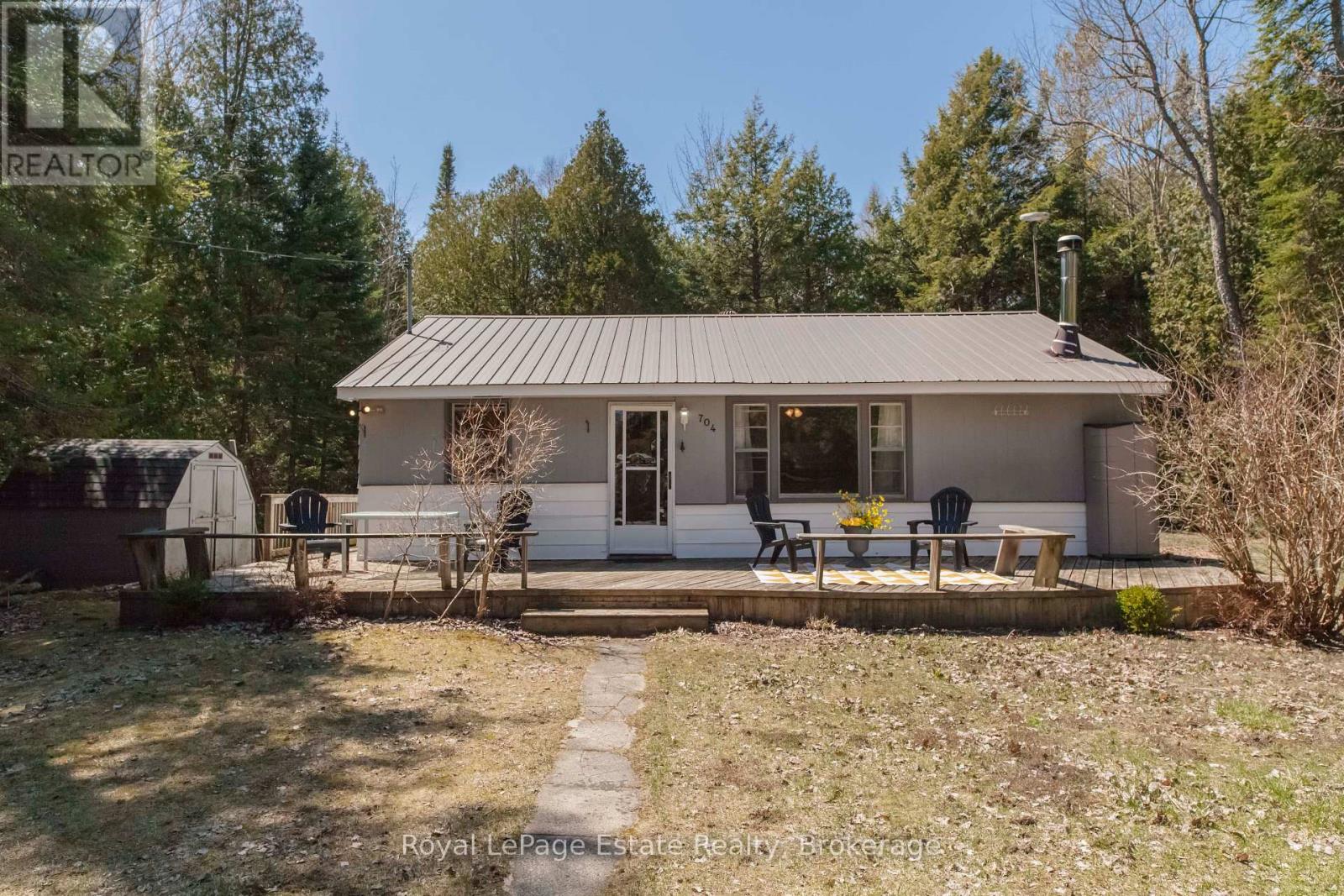 704 York Avenue, South Bruce Peninsula, Ontario  N0H 2G0 - Photo 7 - X12101346
