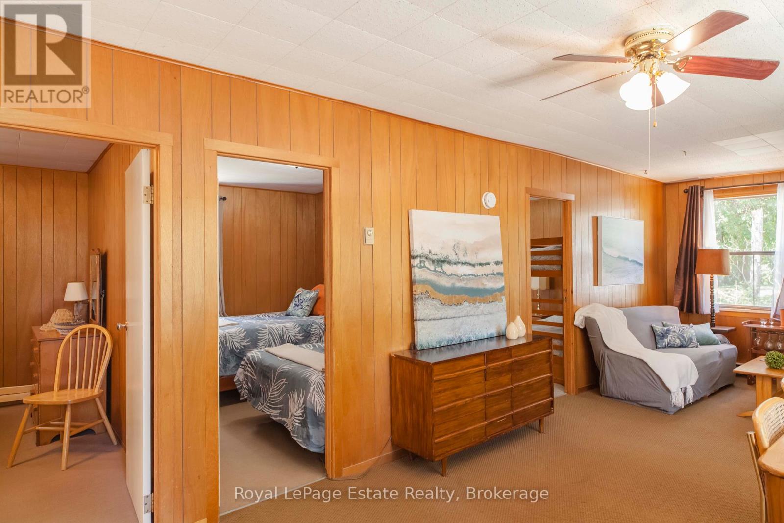 704 York Avenue, South Bruce Peninsula, Ontario  N0H 2G0 - Photo 9 - X12101346
