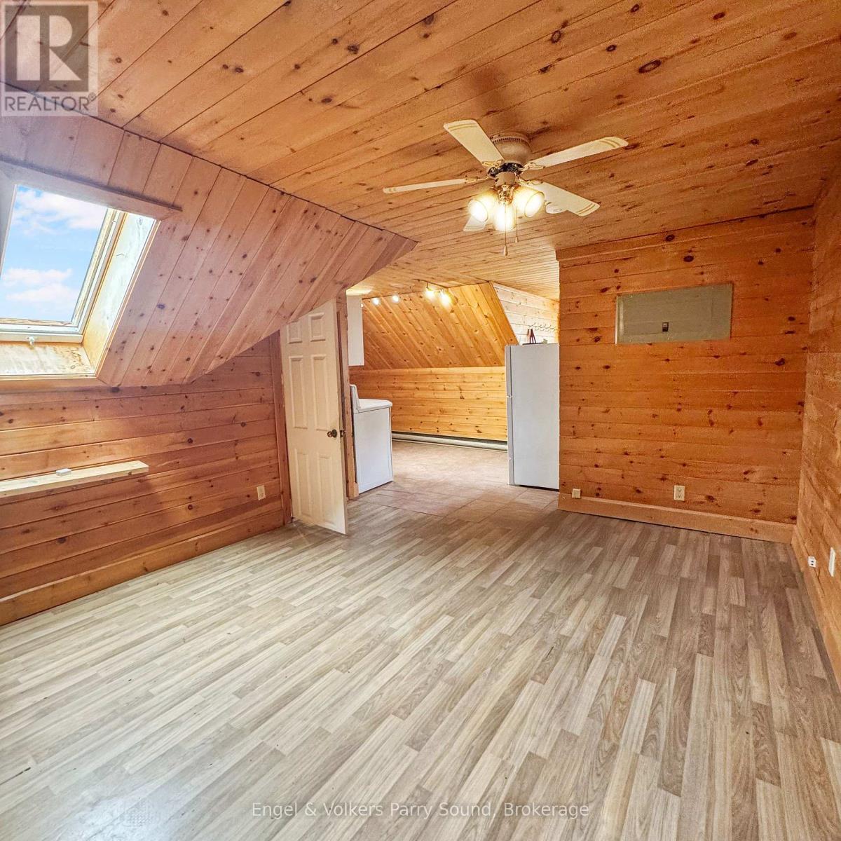 84 Great North Road, Parry Sound, Ontario  P2A 2N8 - Photo 4 - X12101443