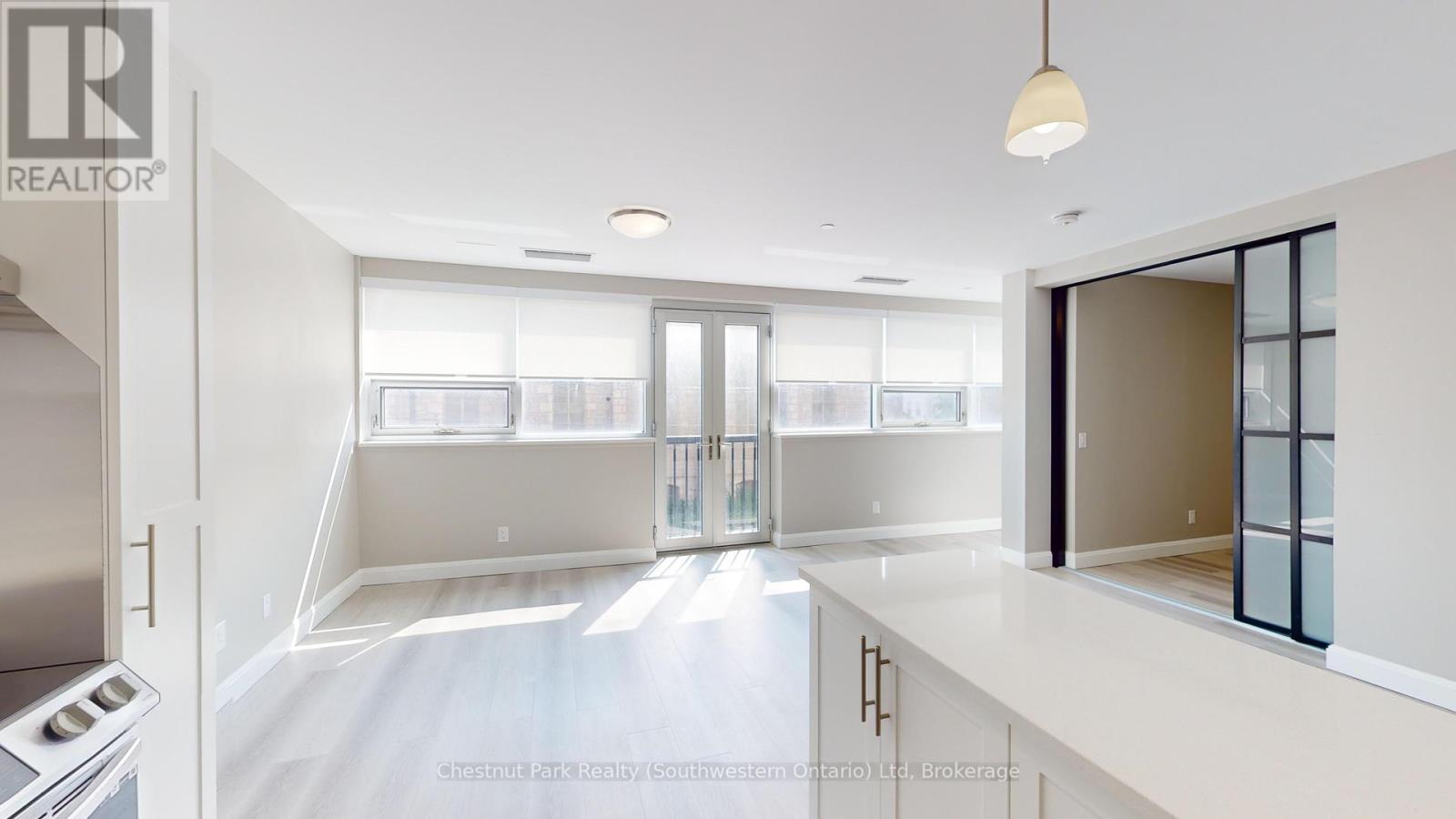 205 - 2 Quebec Street, Guelph, Ontario  N1H 2T2 - Photo 5 - X12101456