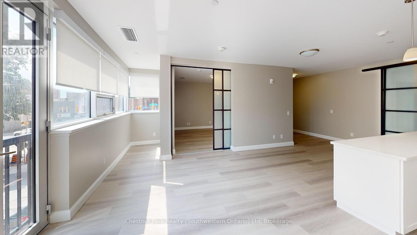 205 - 2 Quebec Street, Guelph, Ontario  N1H 2T2 - Photo 6 - X12101456