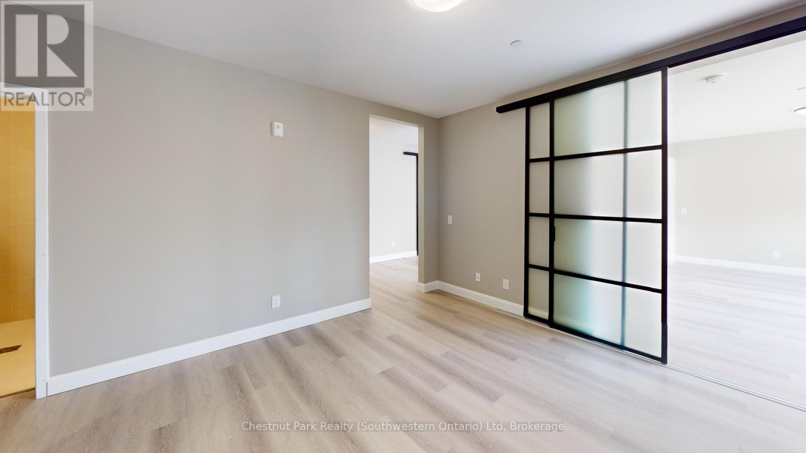 205 - 2 Quebec Street, Guelph, Ontario  N1H 2T2 - Photo 8 - X12101456