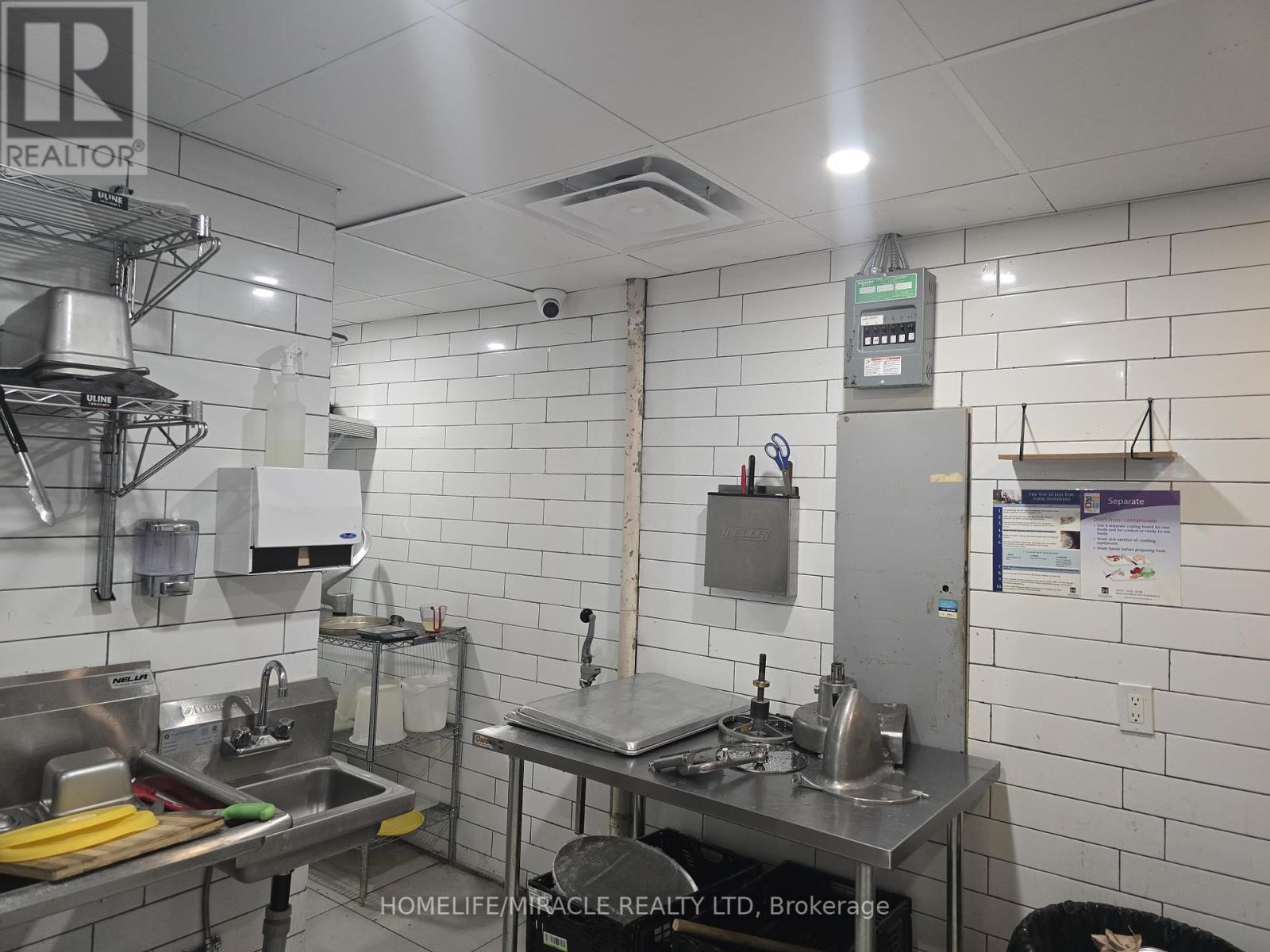 760 Concession Street, Hamilton, Ontario  L8V 1C7 - Photo 9 - X12078237