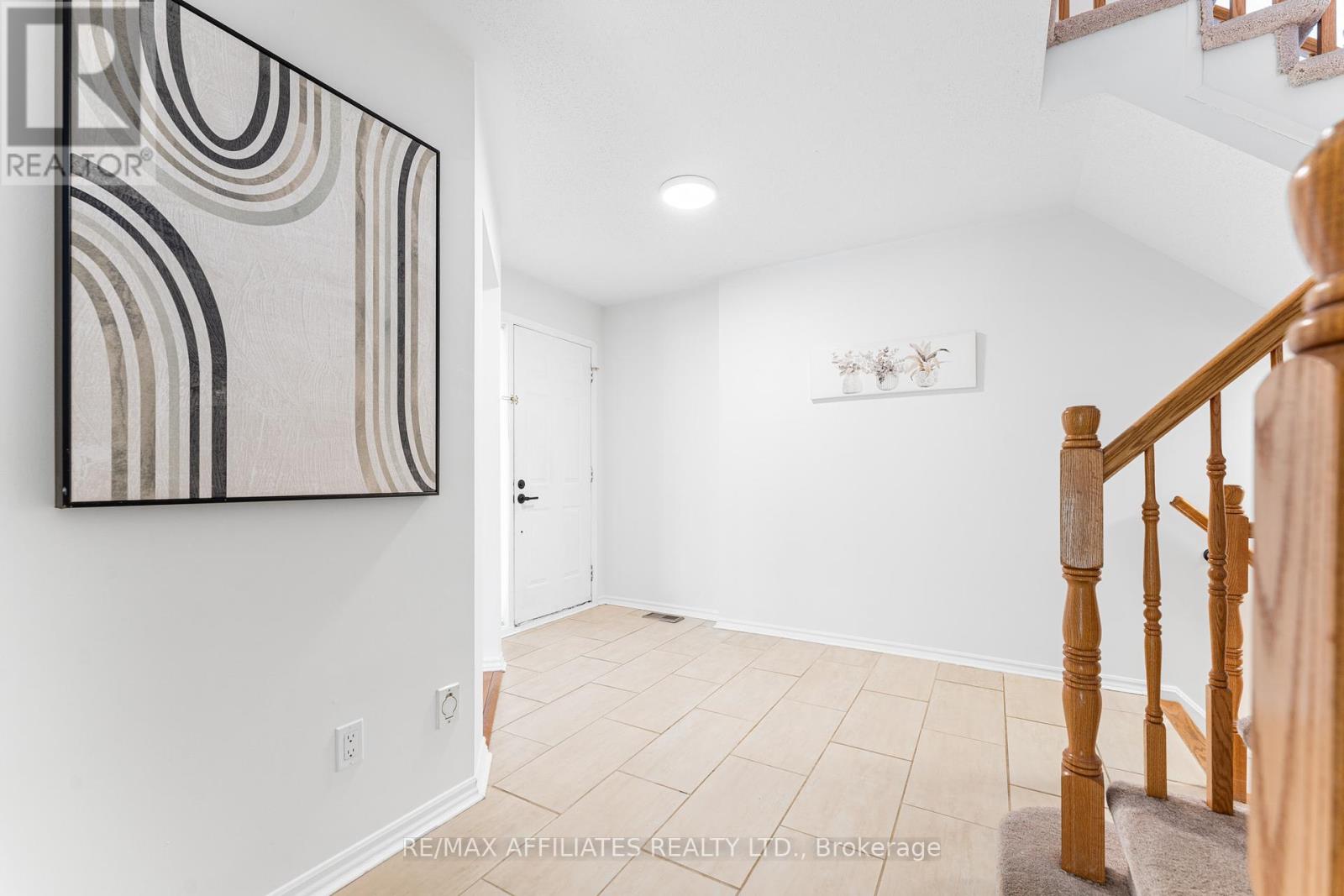 Property at 33 INVERARY DRIVE image 3