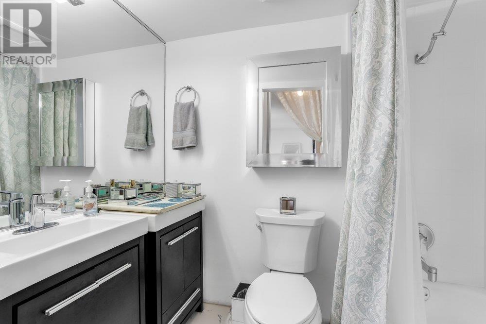 Listing Picture 19 of 39 : 2205 1251 CARDERO STREET, Vancouver / 溫哥華 - 魯藝地產 Yvonne Lu Group - MLS Medallion Club Member