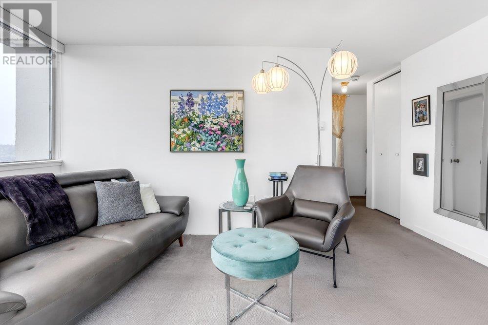 Listing Picture 8 of 39 : 2205 1251 CARDERO STREET, Vancouver / 溫哥華 - 魯藝地產 Yvonne Lu Group - MLS Medallion Club Member