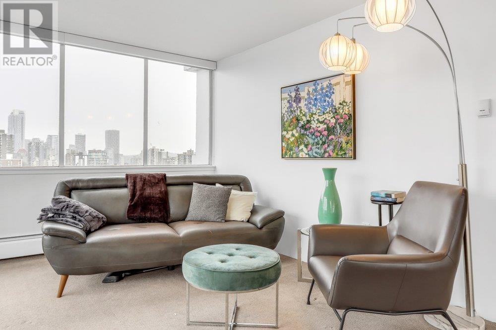 Listing Picture 16 of 39 : 2205 1251 CARDERO STREET, Vancouver / 溫哥華 - 魯藝地產 Yvonne Lu Group - MLS Medallion Club Member