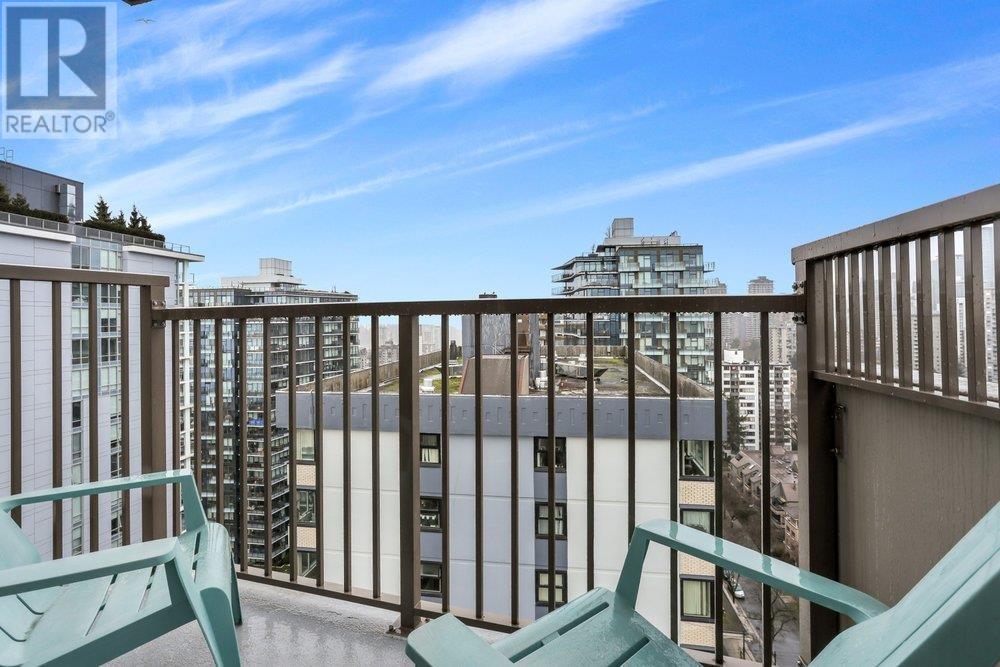 Listing Picture 17 of 39 : 2205 1251 CARDERO STREET, Vancouver / 溫哥華 - 魯藝地產 Yvonne Lu Group - MLS Medallion Club Member