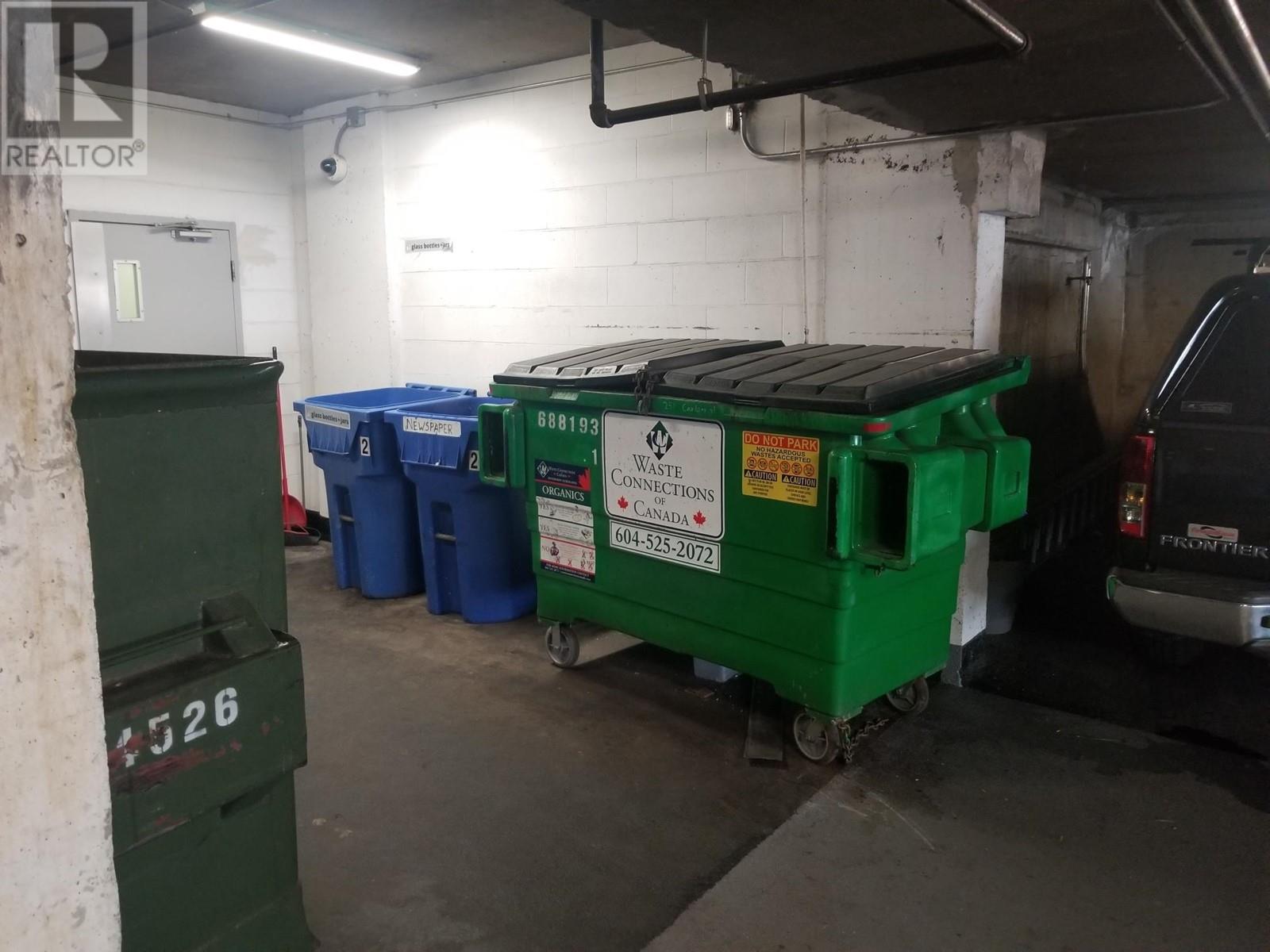 Listing Picture 37 of 39 : 2205 1251 CARDERO STREET, Vancouver / 溫哥華 - 魯藝地產 Yvonne Lu Group - MLS Medallion Club Member