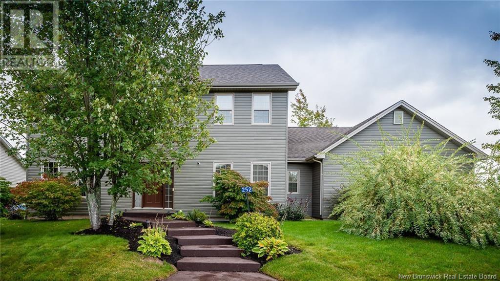 Property at 252 Sunshine Drive image 1